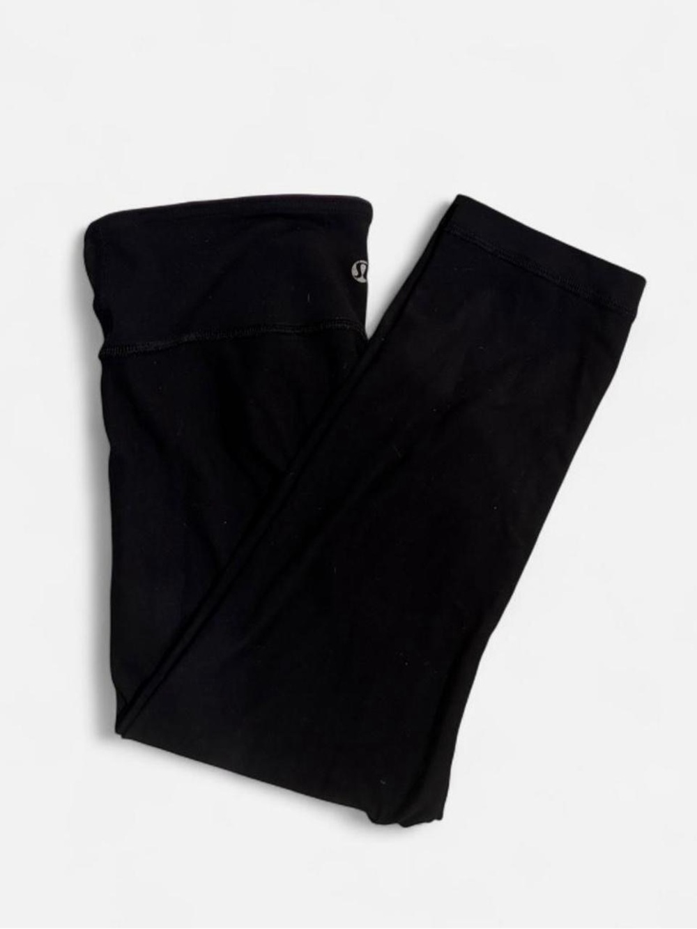 Lululemon black cropped leggings